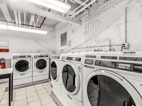 208W23 Amenities LAUNDRY2