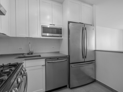 South Park Tower at 124 W 60th St | Lincoln Square | Brodsky