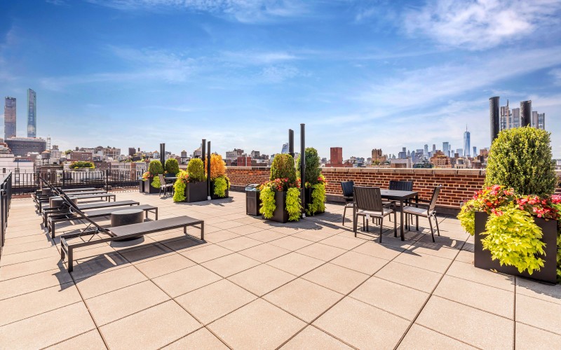 208W23 Amenities ROOFTOP1