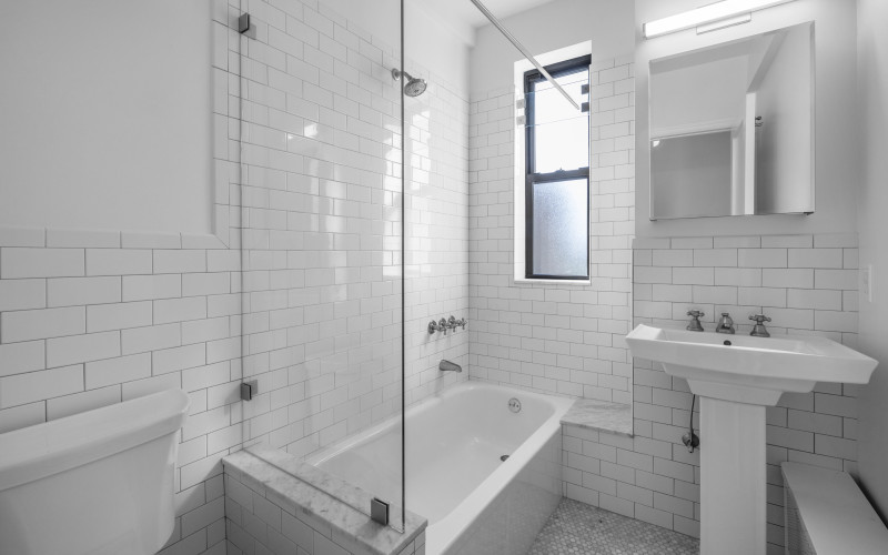 12E86 #1010 BATH2