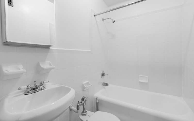 208W23 #209 BATH