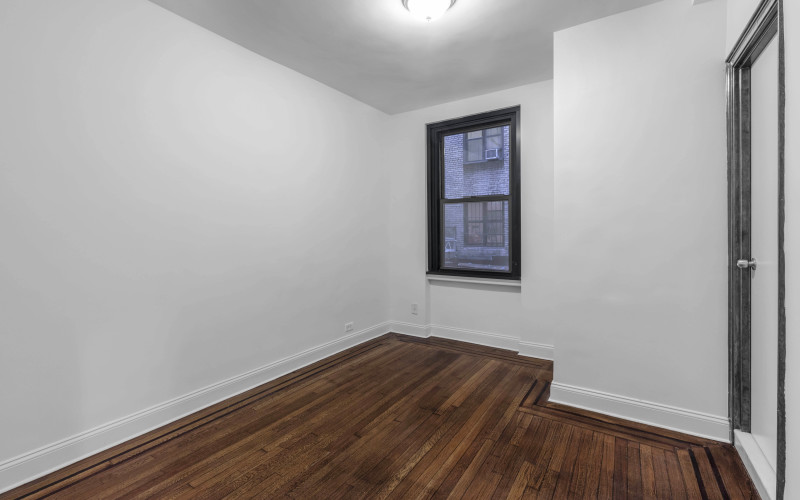 208W23 #209 BED
