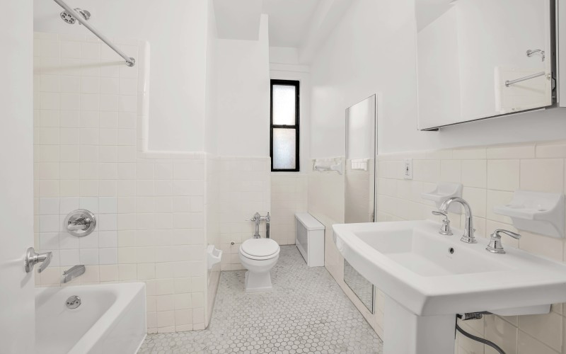 12E86 #732 BATH