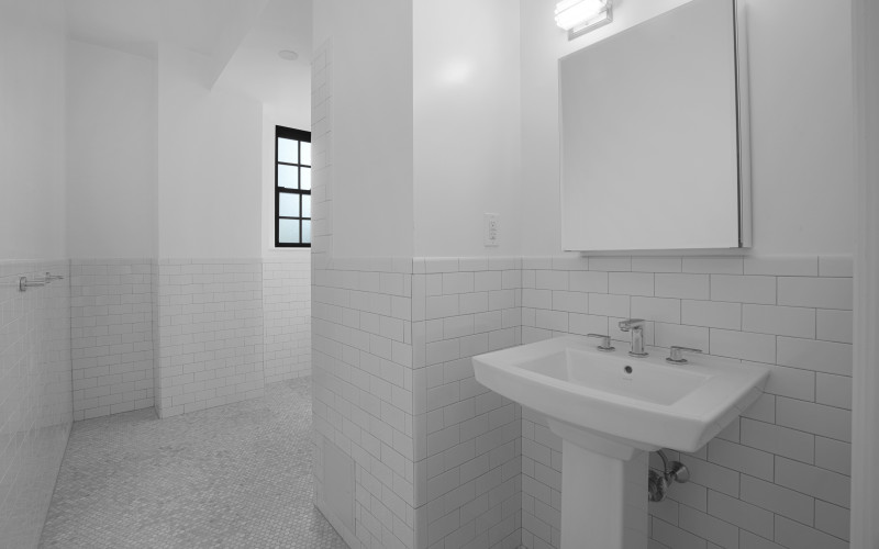 160W71 #3R BATH2