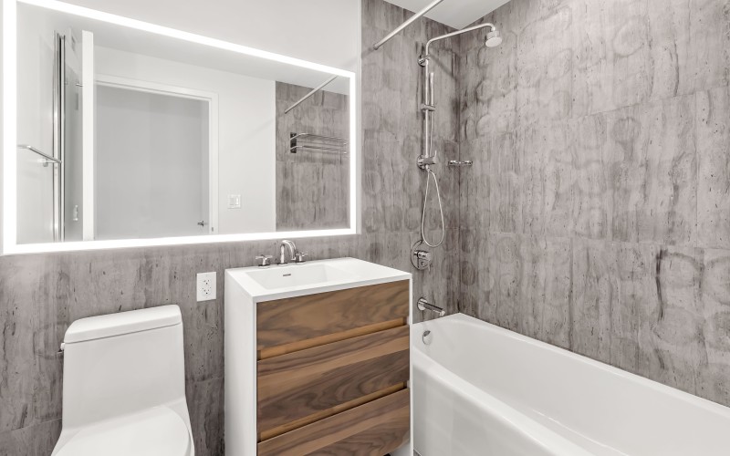 200W60 #31E Bathroom 1 