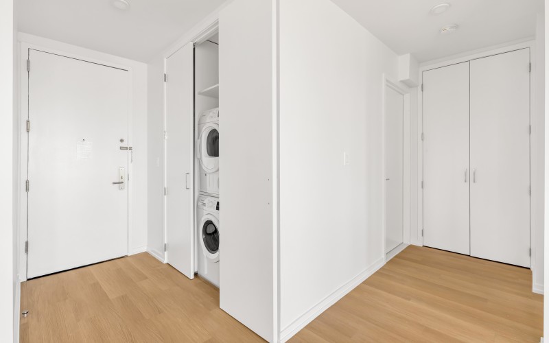 200W60 #31E Laundry 