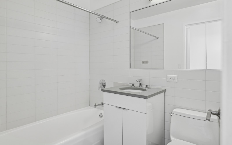 200W60 #33D BATH1