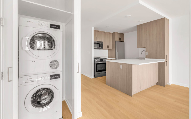 200W60 #22D LAUNDRY/KITCHEN