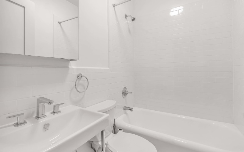 208W23 #1003 BATH