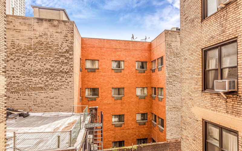 208W23 #718 VIEW