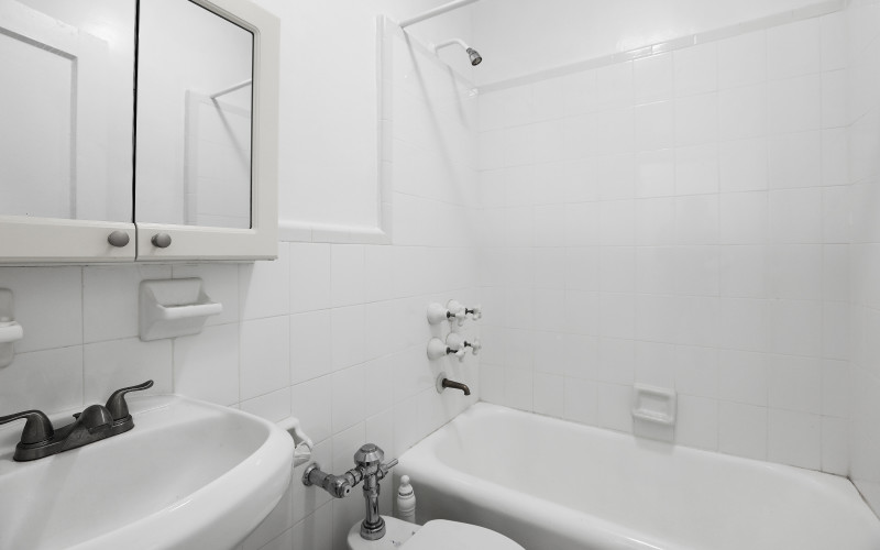208W23 #902 BATH