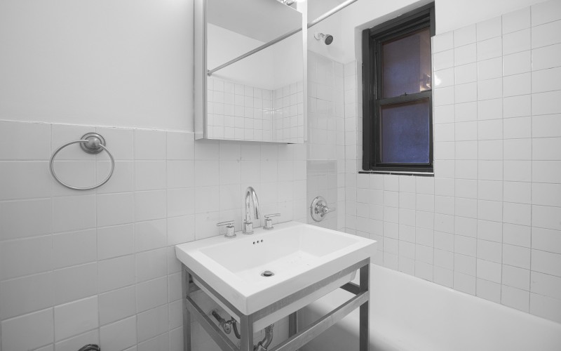 245E11 #2E BATH