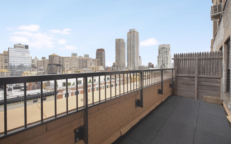 253W72 #2006 BALCONY