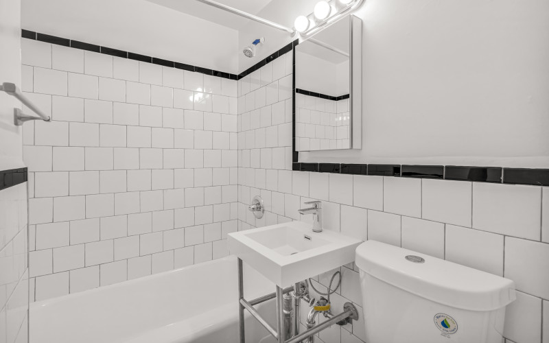 26Greenwich #3F BATH
