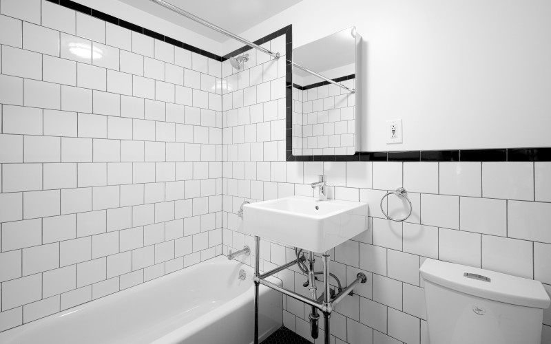 323 W4 #5D Bathroom