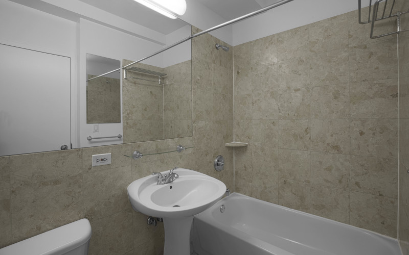 360W43 N9E BATH