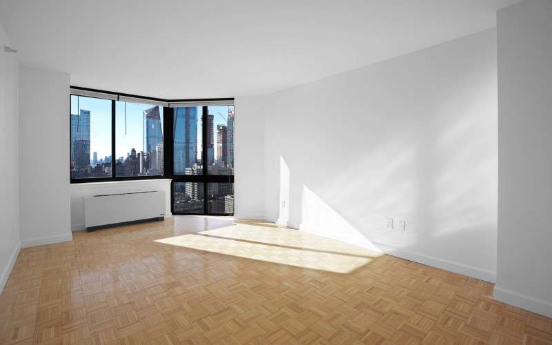 https://brodsky.com/uploads/_styles/portfolio-slide/unit/420-w-42-32g-livingroom.jpg