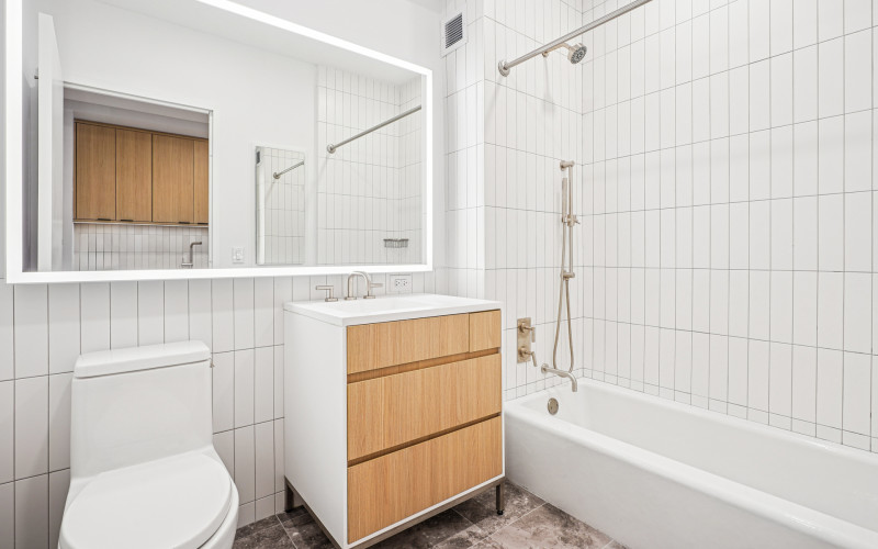 499P #318 BATH