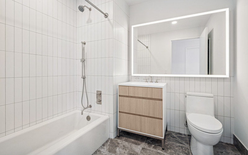 499P #835 BATH2