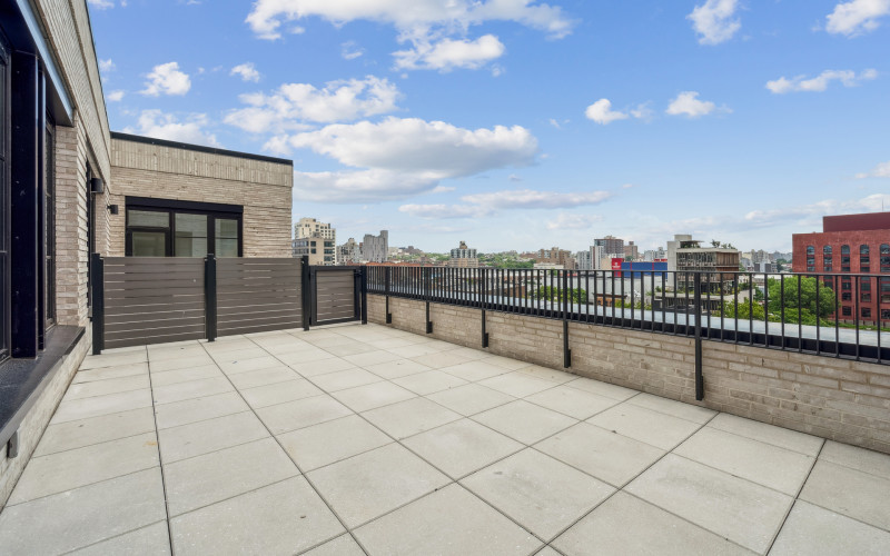499P #835 TERRACE1