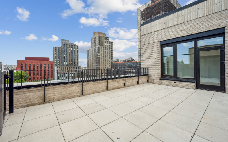 499P #835 TERRACE2
