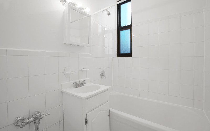 82Jane #2D BATH