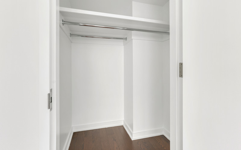 Enclave #904 CLOSET