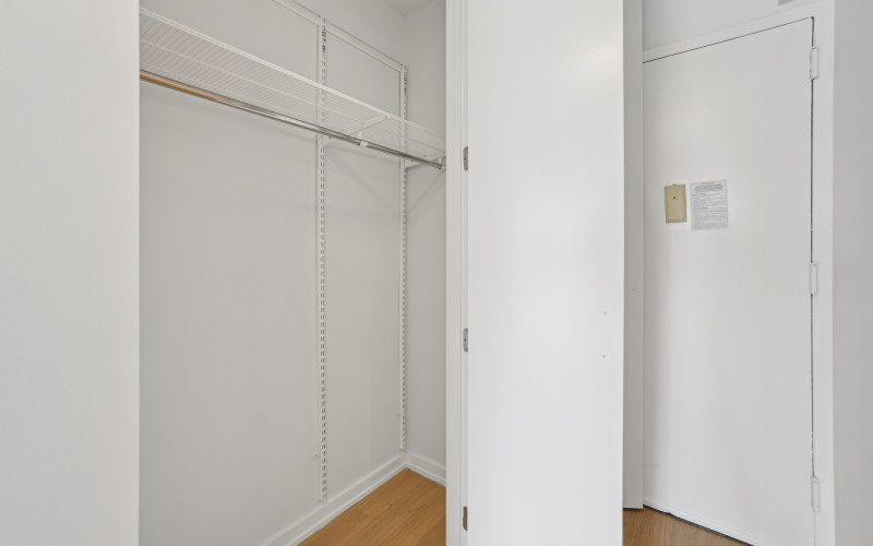 WET #C12F CLOSET1
