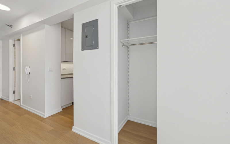 WET #C12F CLOSET2
